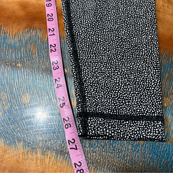Lululemon Fast and Free high rise Leggings size 6 patterned - Picture 7 of 10